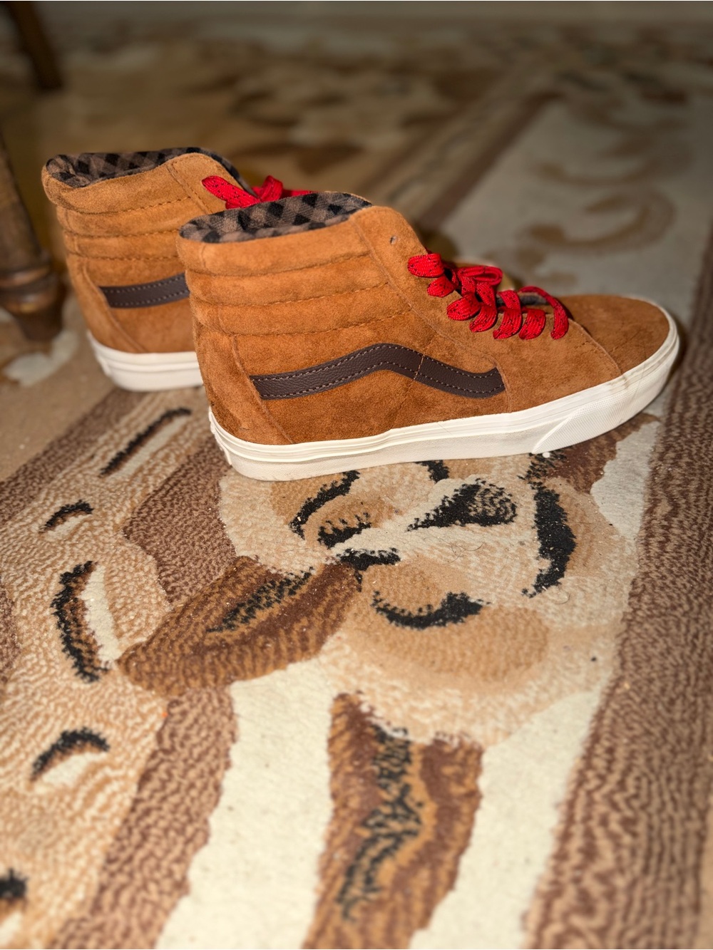 Vans Men’s Brown Suede High-Top Sneakers with Red Laces Men’s 6/ Women’s 7.5